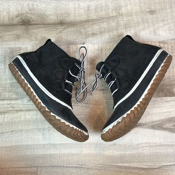 Sorel Black Lace-Up Leather Boots Black
Duck rain ankle size 7 - Picture 4 of 9